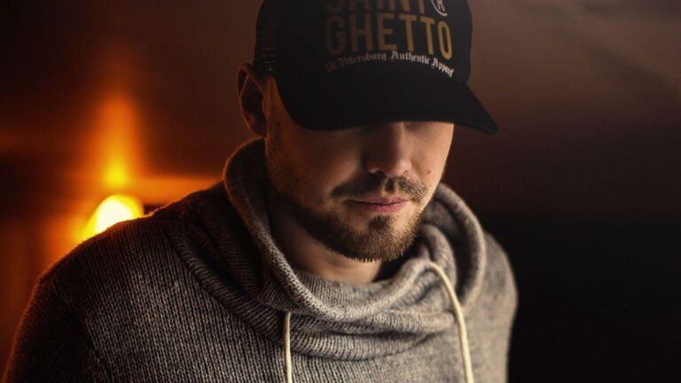 Cuál es el impacto psicológico de usar gorra todos los días: hace mal?