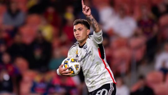 Aún no hay acuerdo: Dallas todavía no acepta la oferta de Boca por Alan Velasco