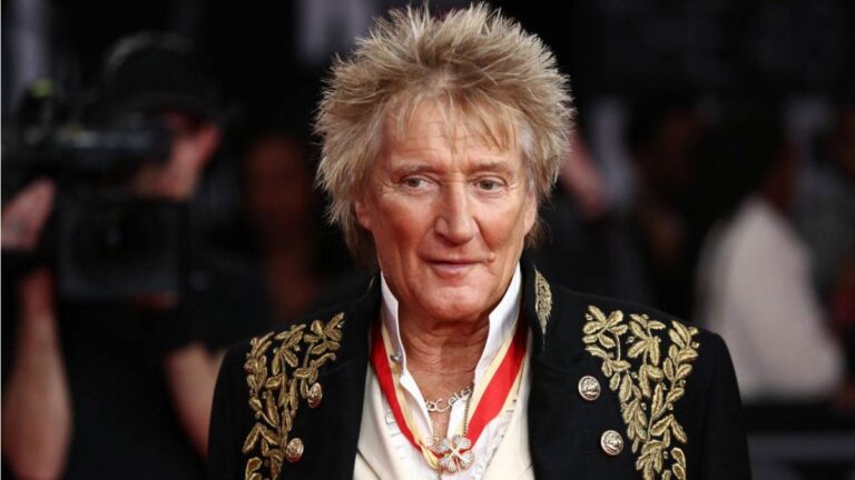 Rod Stewart cumple 80 años: con el rock y el fútbol como pasiones