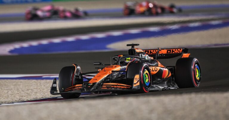 Norris regala un triunfo a Piastri en esprint y McLaren se acerca al Mundial de Constructores