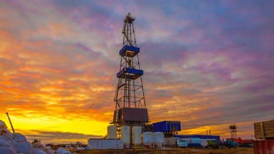Neuquén evalúa vender bonos tras reunirse con inversionistas
