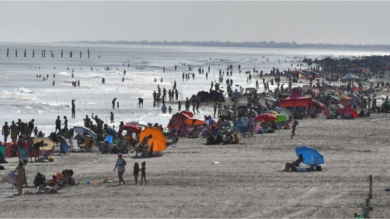 Temporada de verano 2025: la cantidad de turistas que viajaron por el país cayó 3,9% frente a 2024