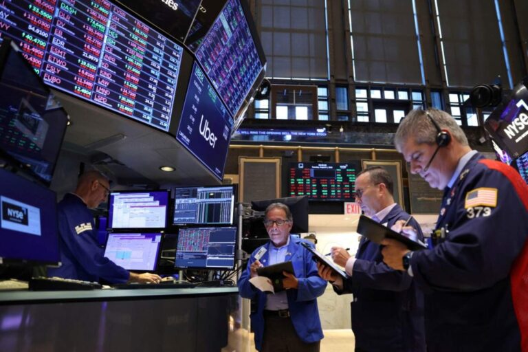 Suben los bonos y cae el Riesgo País mientras el Gobierno ultima detalles con el FMI