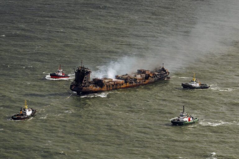 Revelan que es ruso el capitán del carguero que chocó contra un petrolero estadounidense en el Mar del Norte