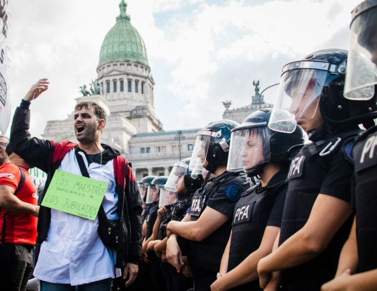 DNU blindado: Diputados validó que Milei se endeude con el FMI sin saber montos ni condiciones