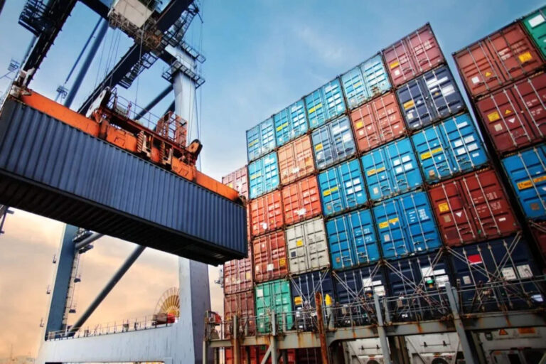 La balanza comercial registró un superávit de USD 227 millones en febrero