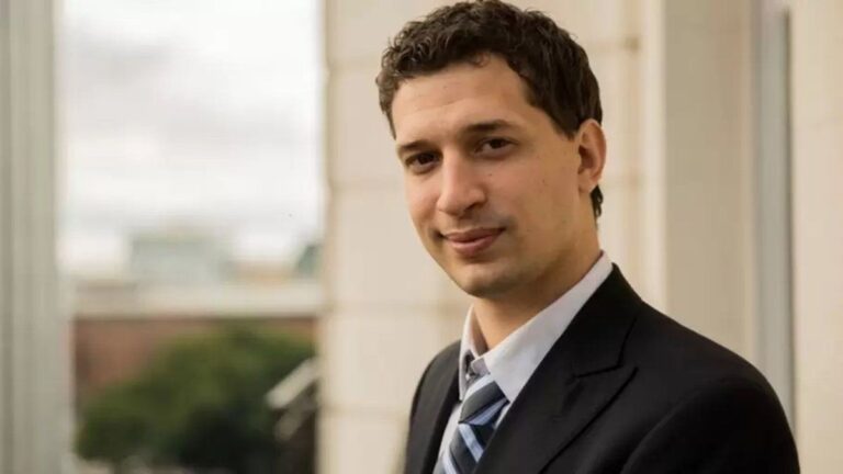 Yamil Santoro presentó su nuevo espacio político: «Unión Porteña Libertaria»