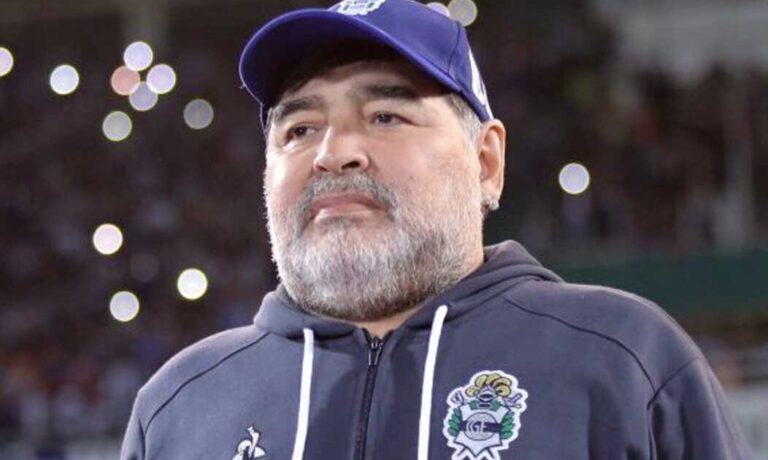 Los detalles del triste lecho de muerte de Diego Maradona: «Entre olor a orina y…»