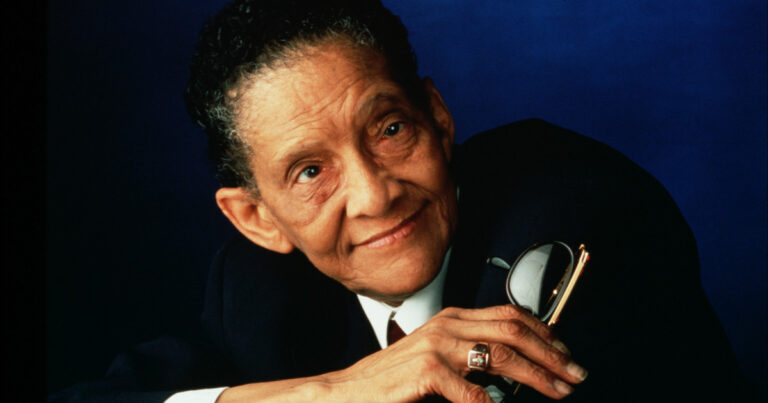 Jimmy Scott, el cantante que parecía un niño y tenía una voz que hizo llorar a Madonna