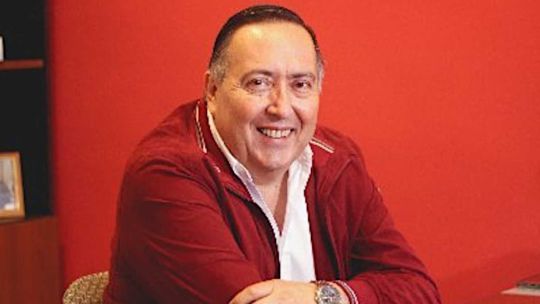 La Justicia levantó el secreto bancario sobre del pastor que «convierte» pesos en dólares y que recibió a Javier Milei