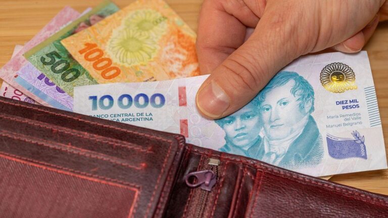 Pese a la desaceleración de la inflación, crece la pretensión salarial de los argentinos: cuáles son los sectores mejor y peor pagos