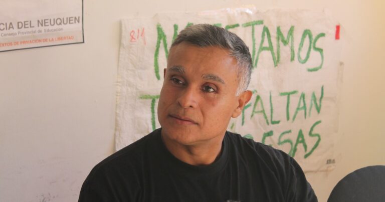 Otra oportunidad: aprendió a leer y a escribir en la cárcel y ahora, en libertad, les da clases a los presos