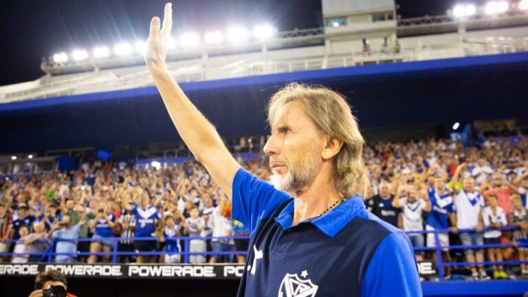 Ricardo Gareca eligió al mejor de la historia entre Messi y Maradona