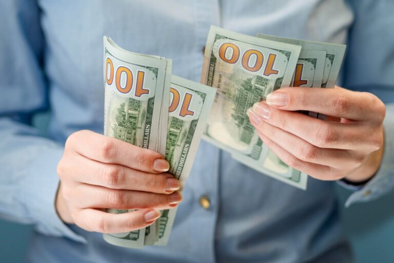 Mercado Pago contra bancos: quién tiene el dólar más barato del mercado