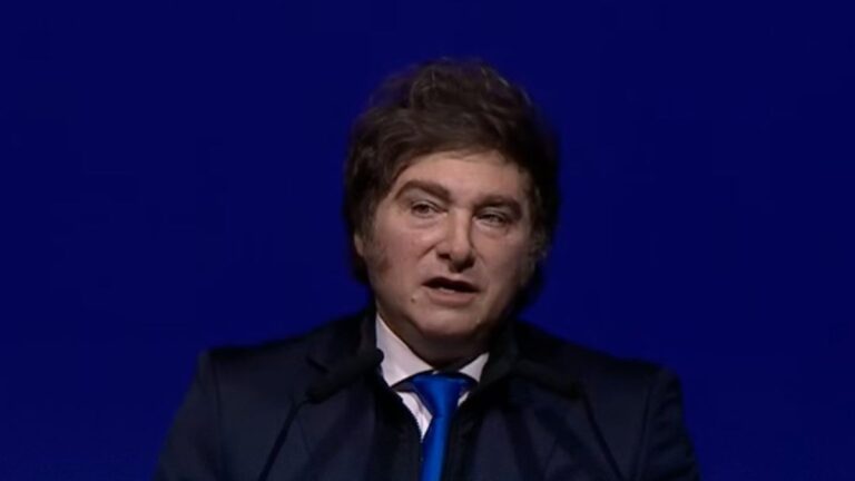 El curioso anuncio de Javier Milei en la Fundación Faro: «Voy a dejar de usar insultos»