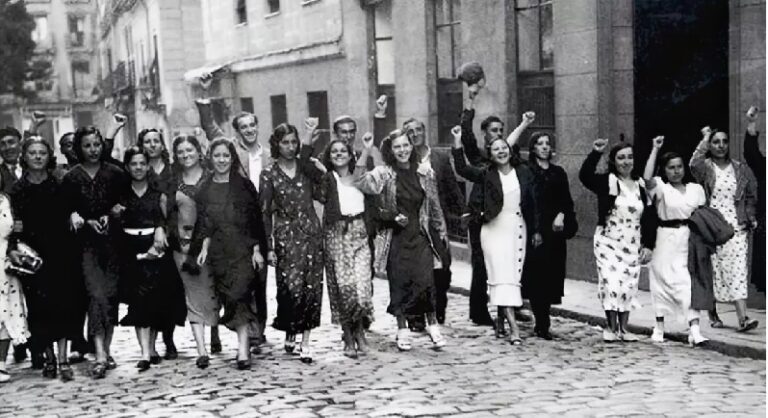 ChatPTS responde: la historia de las 13 rosas de la Revolución Española