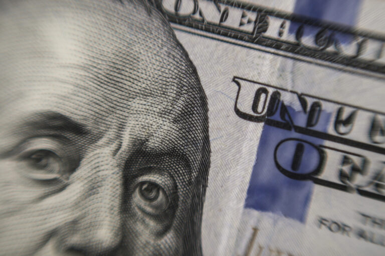 Dólar blue, dólar hoy: a cuánto cotizan el lunes 18 de agosto de 2025