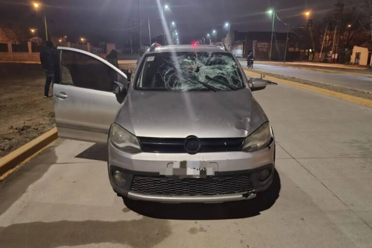 Tragedia en Ensenada: un ciclista murió tras ser atropellado por un auto