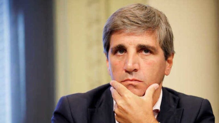 Luis Caputo: «No nos vamos a mover un ápice del plan económico»