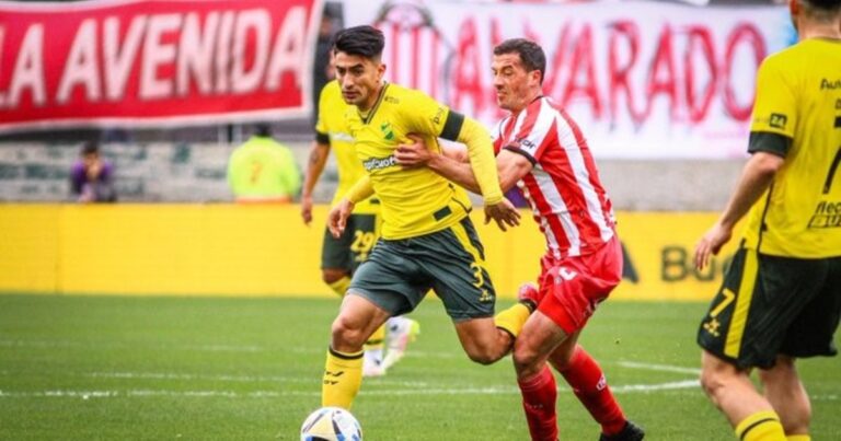 Un Tapia que no tiene nada que ver con Chiqui salvó a Barracas Central: empate agónico contra Defensa y Justicia que había hecho todo para ganar