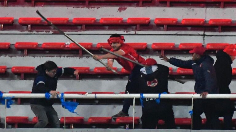 Paso a paso: así fueron los gravísimos incidentes en la cancha de Independiente