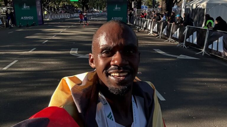 El ugandés Jacob Kiplimo ganó la Media Maratón de Buenos Aires y Florencia Borelli redujo la mejor marca sudamericana