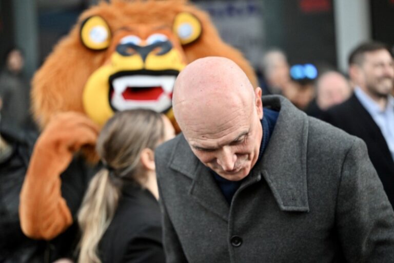 Los encuestadores prevén que las coimas impactarán en la elección porque se combinan con una economía «deteriorada»