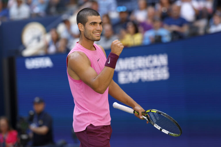 US Open: Alcaraz ganó y se metió en cuartos de final