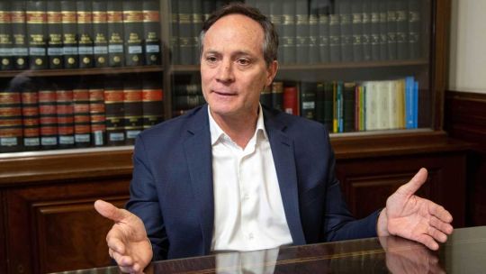 Encuesta: el correntino «Camau» Espínola, el que más creció en el ranking de senadores nacionales