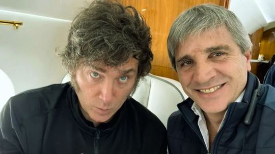 Nada va a cambiar en lo económico: el mensaje de Toto Caputo tras la derrota de La Libertad Avanza