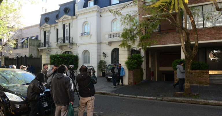 Robo a Pampita en Barrio Parque: exclusividad y mansiones en la zona que eligen famosos y empresarios