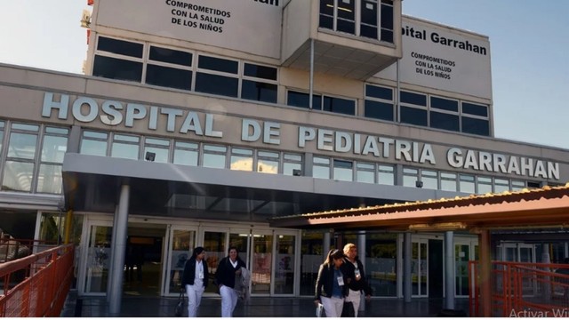 Milei pasó la motosierra por los «contratos eternos» en el hospital Garrahan