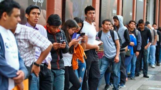 La desocupación bajó al 6,6% y afectó a un millón de personas en el tercer trimestre, según el INDEC