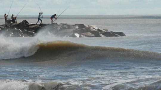 Virazón: el fenómeno atmosférico detrás de la ola gigante que causó la tragedia en Santa Clara del Mar