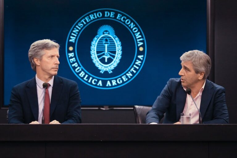 El gobierno de Milei cerró un préstamo por US$ 3.000 millones para evitar el default