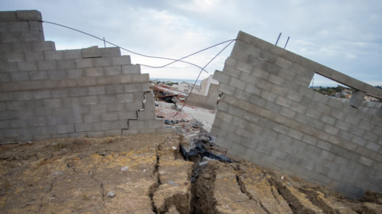 «Mi casa se abrió al medio»: los testimonios de las familias evacuadas en Comodoro Rivadavia