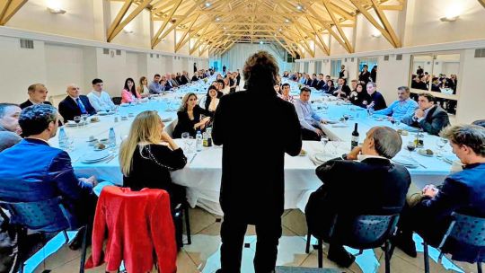 Milei habría invitado a legisladores a Olivos, para celebrar los triunfos en el Congreso