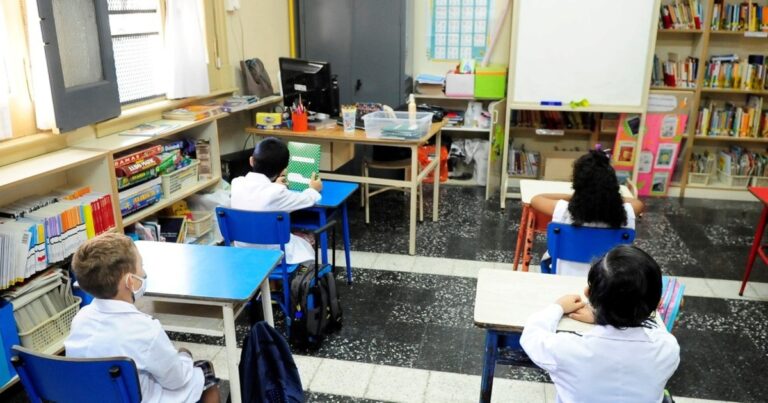 Los padres de 211.000 chicos dejaron de cobrar la Asignación por hijo en el último año