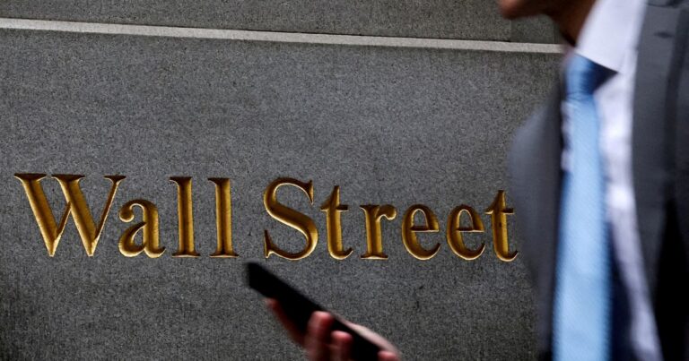 Turbulencia en los mercados: se dispara el petróleo y en Argentina sube fuerte el dólar y se hunden hasta 14% las acciones