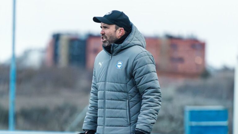 Indignación en Alavés por la salida del Chacho Coudet a River: «Juraste por tus hijos»